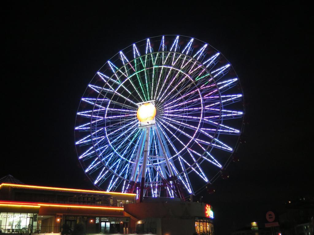 Beach Front Tower Mihama By Dsh Chatan Exterior photo